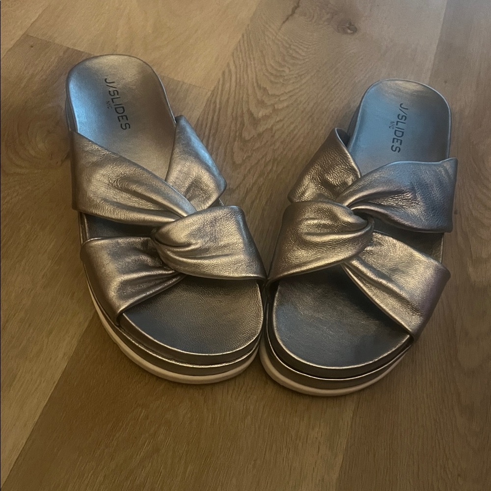 JSIDES Metallic Silver Slide Sandals